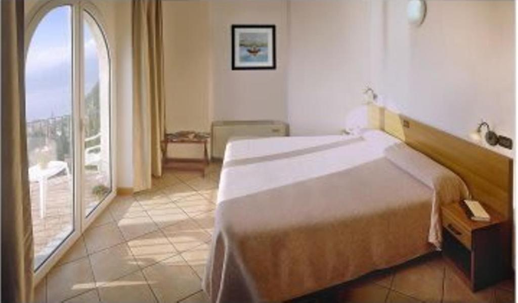 Albergo Eremo Gaudio Varenna Zimmer foto